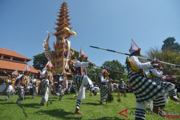 Upacara Kremasi Tokoh Puri Denpasar