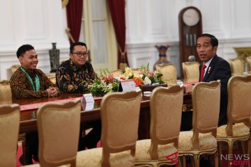 Presiden Menerima Lifter Eko Yuli