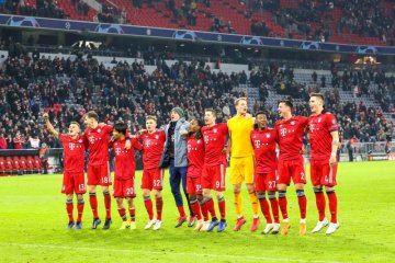 Hasil dan klasemen Grup E, Muenchen-Ajax ke 16 besar