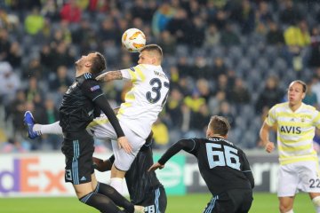 Dinamo dan Fenerbahce amankan langkah ke fase gugur