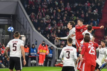 Hancurkan Benfica 5-1, Muenchen  tembus fase gugur