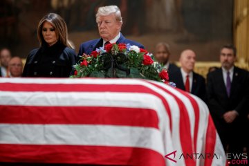 Jenazah Mantan Presiden Amerika Serikat George H.W Bush Disemayamkan