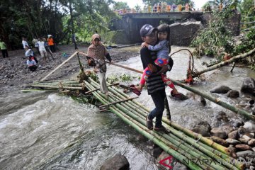 JEMBATAN DARURAT