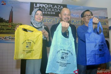 Kota Bogor resmi larang kantong plastik