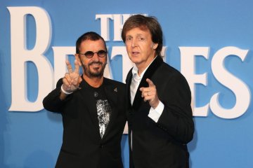 Ringo Starr saksikan konser Paul McCartney di antara penonton