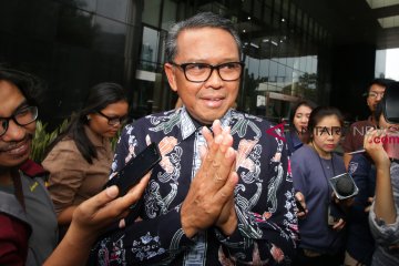 Gubernur Sulsel Melayat di Rumah Almarhumah Mertua Mentri Pertanian