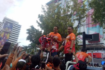 Anies Baswedan konvoi bersama Jakmania menuju Sarinah