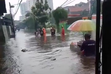 Luapan Kali Krukut - Kali Mampang penyebab banjir di Jaksel