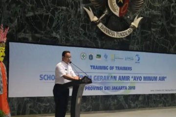 Anies imbau Gerakan Minum Air di SD