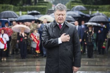 Mantan presiden Ukraina Petro Poroshenko terpapar virus corona