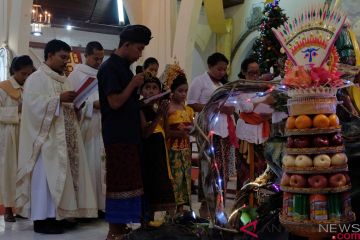 Misa Malam Natal Bernuansa Budaya Bali