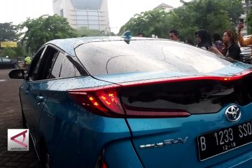 Menhub jajal mobil hibrid karya ITS