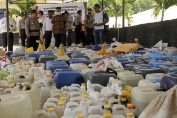 Pemusnahan 5.000 Liter Miras Tradisional