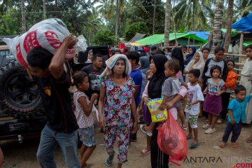 Ratusan warga Gorontalo mengungsi akibat informasi tsunami
