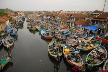 Menjaga laut dari sampah dan pencurian ikan