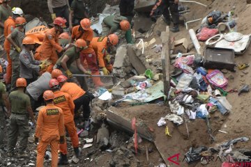 Tertimbun longsor, satu keluarga di Buleleng-Bali meninggal