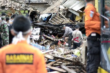 Delapan korban tsunami di Lampung Selatan masih dicari