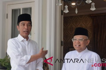 Jokowi makan siang bersama KH Ma'ruf Amin