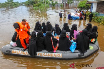 Evakuasi Santri Terjebak Banjir