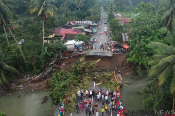 Jembatan Jalan Nasional Ambruk