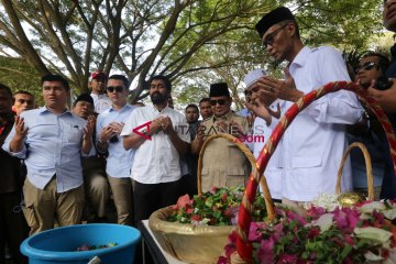 Prabowo mengenang ayahnya di Aceh