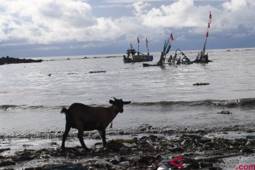 Perbaikan perahu nelayan korban tsunami Selat Sunda dibantu KKP