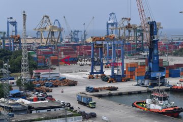 Januari 2019 neraca perdagangan Indonesia defisit 1,16 miliar dolar