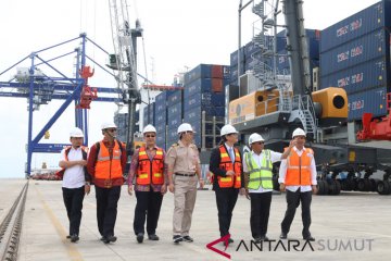 Ekspor Perdana Pelabuhan Kuala Tanjung