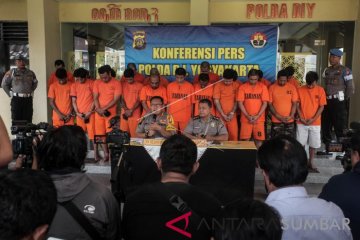 RILIS PENGEROYOKAN ANGGOTA TNI