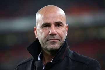 Leverkusen depak Herrlich, rekrut Bosz