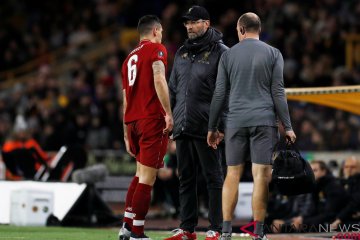 Lovren cedera hamstring, Klopp belum tahu berapa lama