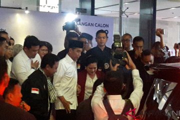 Capres cawapres tinggalkan Bidakara akhiri debat perdana pilpres