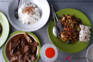 Rumah makan menu jengkol hadir di Jakarta Timur