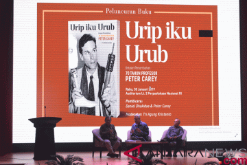 "Urip Iku Urub", sebuah persembahan untuk sejarawan Peter Carey