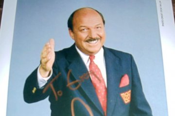 Pewawancara legendaris WWE Gene Okerlund meninggal dunia