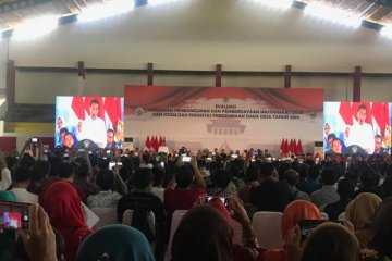 Jokowi tegaskan dana desa jangan sampai kembali ke Jakarta