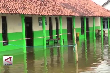 Dinas Pendidikan Berikan Trauma Healing Bagi Pengungsi Anak-anak