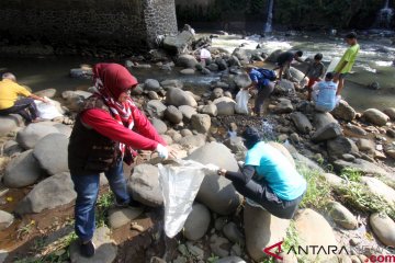 Askrindo-Yalisa laksanakan gerakan literasi bersih sungai