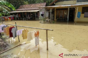 Bagian selatan Kebumen-Jateng, sejumlah desa masih terendam banjir