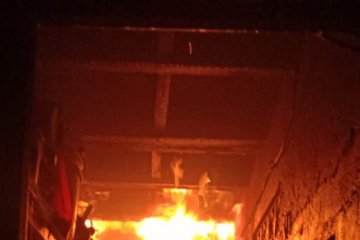 34 unit pemadam kebakaran padamkan api di Petamburan