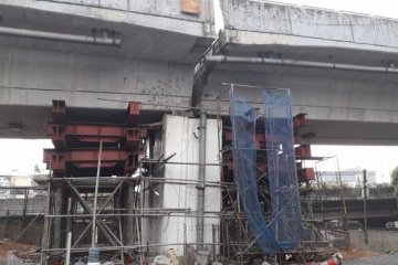 Jembatan Layang Cengkareng B masih ditutup