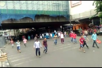 Ratusan PKL Tanah Abang ricuh saat ditertibkan Satpol PP