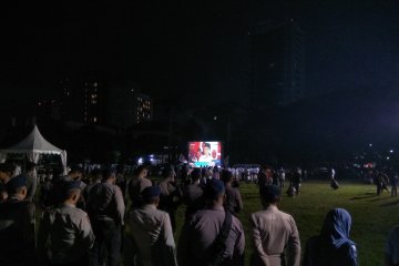 Pendukung dua pasangan capres akur nobar debat di lapangan