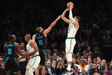 Tanpa Kyrie Irving, Celtics menang mudah atas Hornets