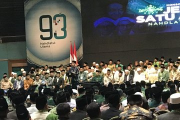 Tayangan video Jokowi berjalan merunduk hormati para kyai