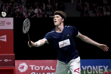 Antonsen melesat ke final walau tanpa pelatih