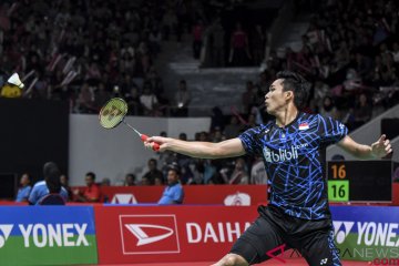 Jonatan kalahkan Shi Yuqi berkat dukungan penonton