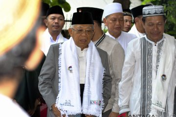 KH Ma'ruf Amin Ziarah Makam Ulama