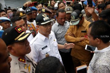 Pedagang Blokade Jalan