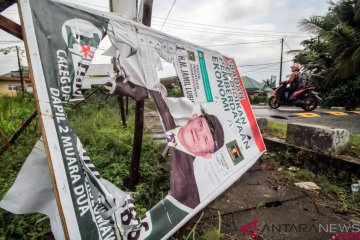 Atribut caleg PSI Tulungagung dicoret-coret "PKI"